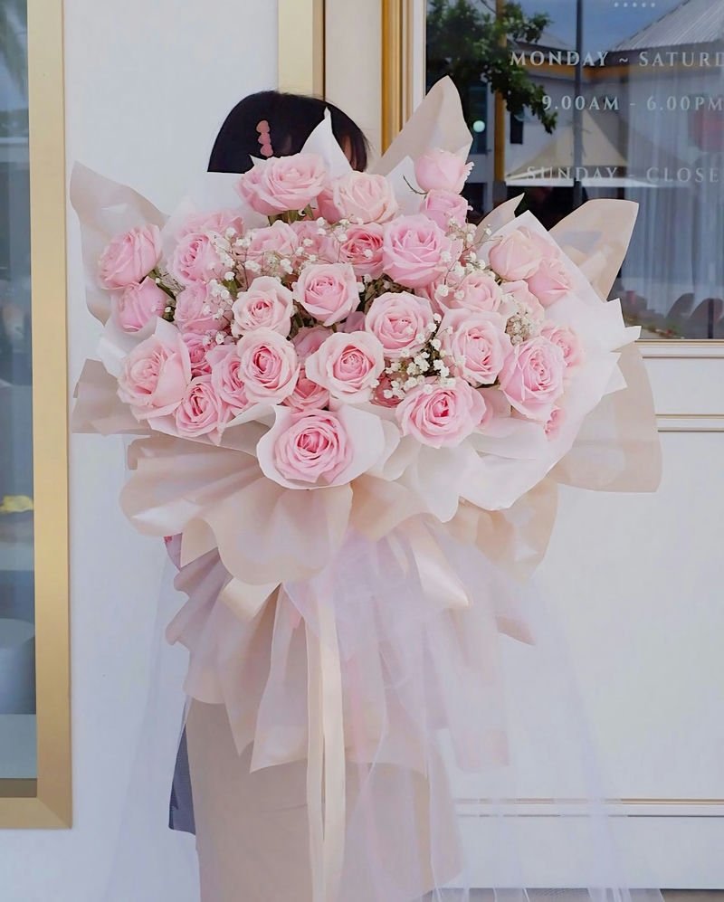 Hand Bouquet 1017--0