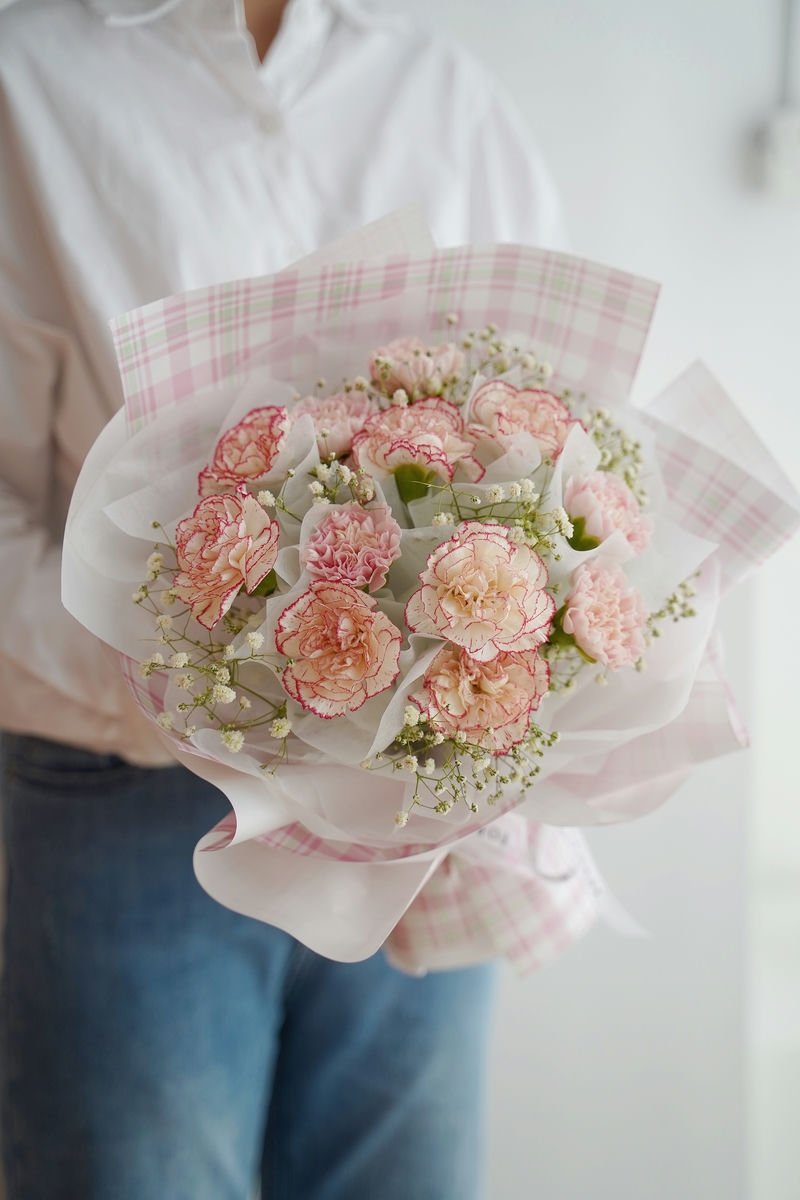 Mother Day Special Hand Bouquet 1079--1