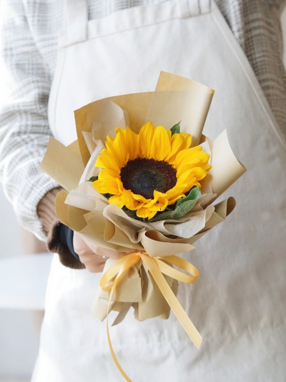 Hand Bouquet 1007--1